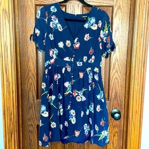 Silk Button-Front Tie-Sleeve Retro Dress in Flutter-By Floral